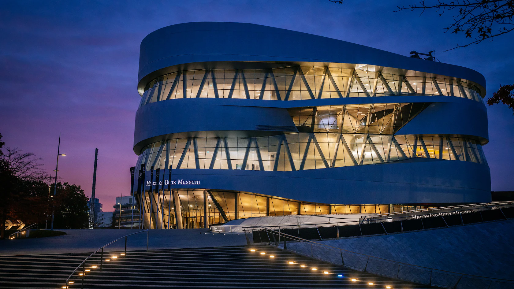 Stuttgart Historic Center - Mercedes-Benz Museum